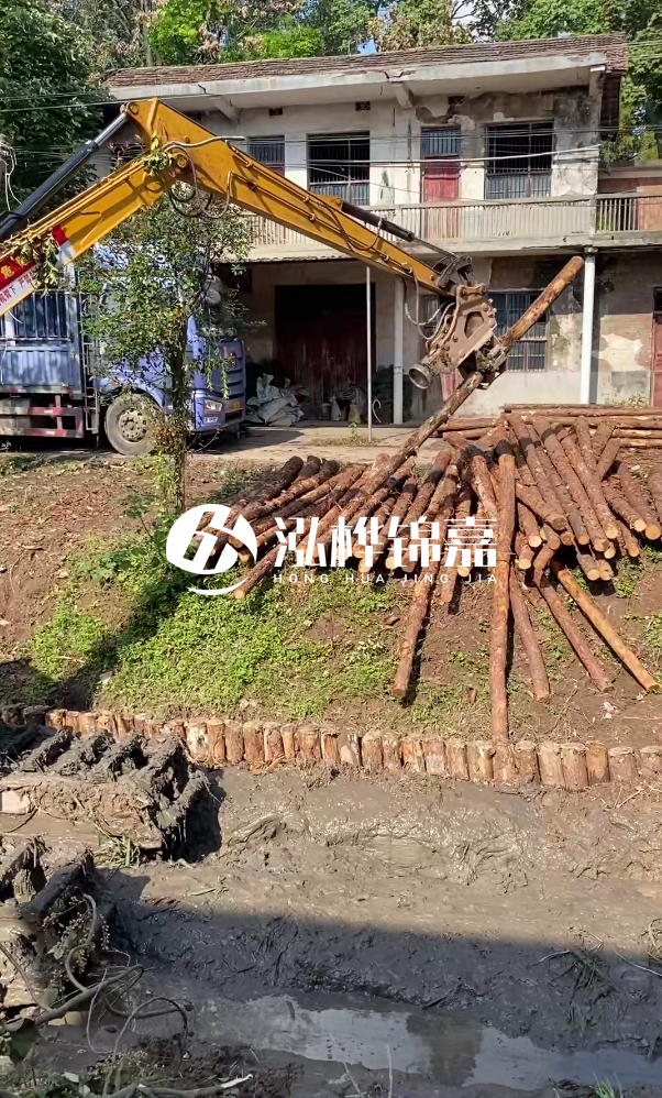 吉安挖機打木樁專業(yè)施工-河道護坡打樁能否防止河岸塌陷？